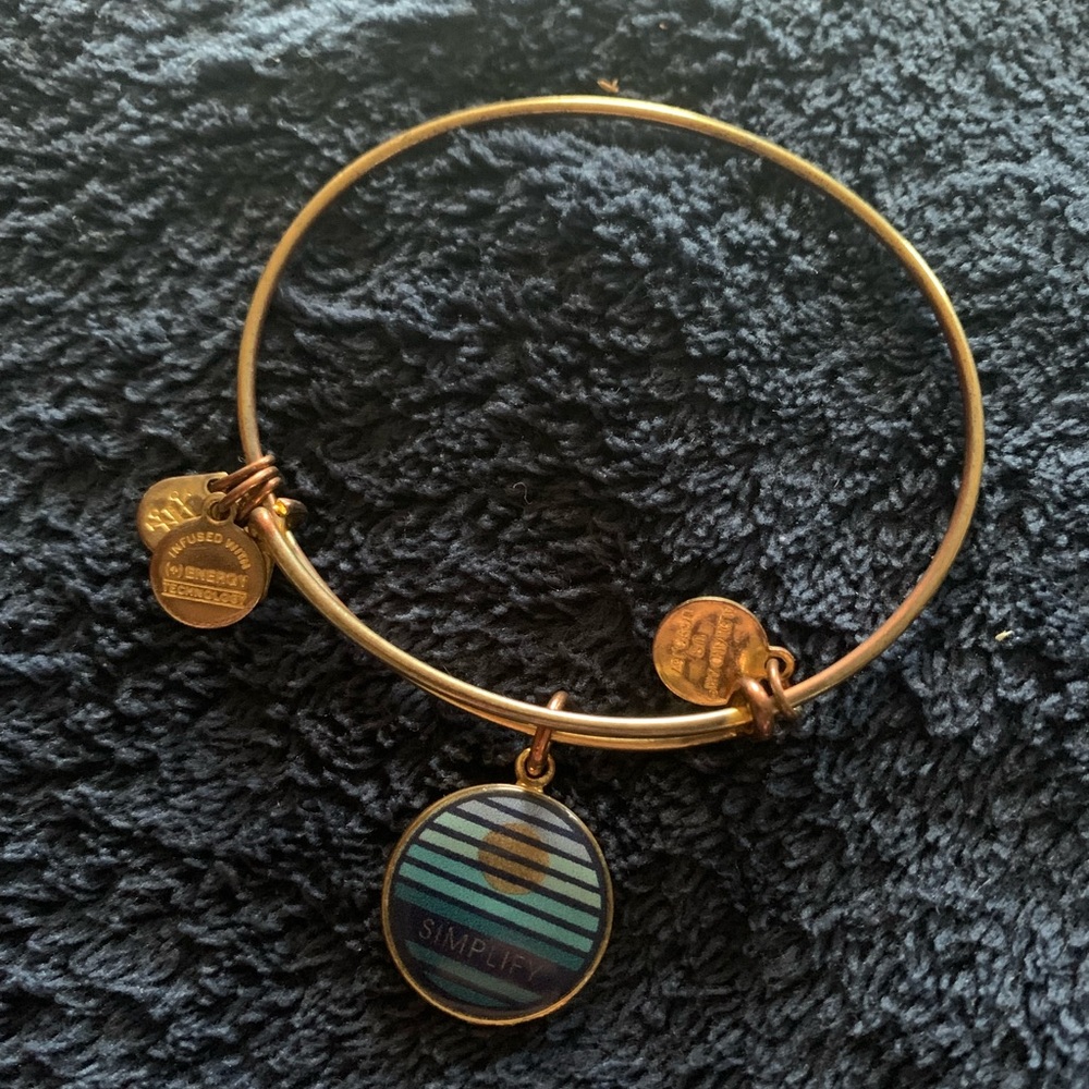 Gold Simplify bracelet